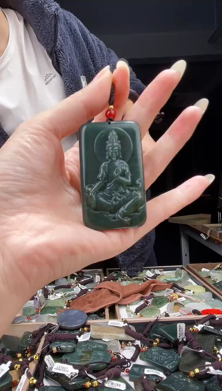 颈饰未镶嵌和田玉1