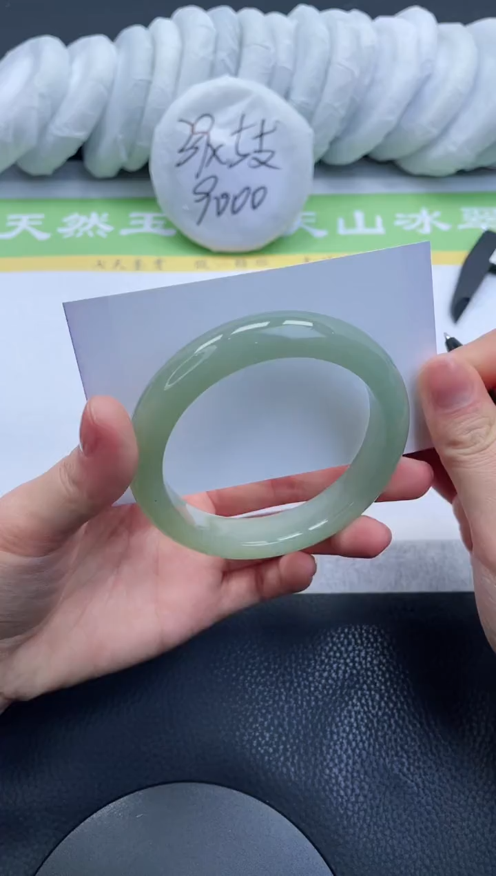 【闪购商品】石英质玉手镯未镶嵌A50-59+