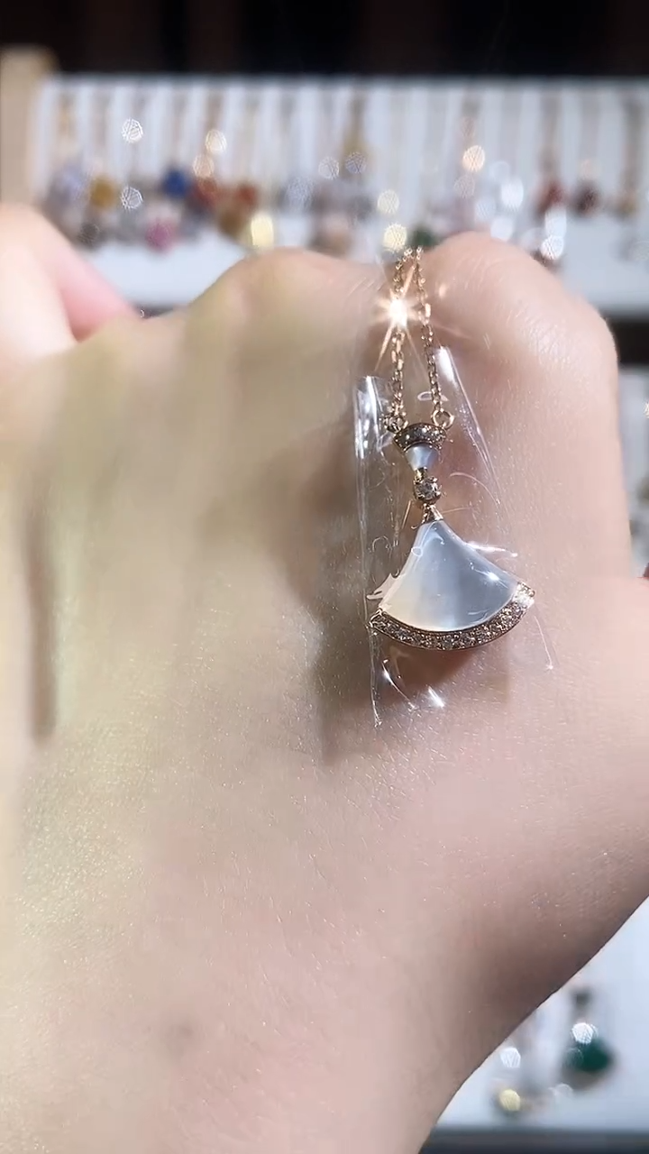 【闪购商品】钻石套链18K金镶嵌钻石K玫白裙