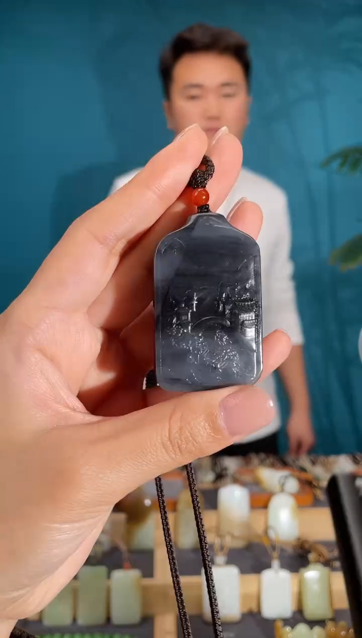 颈饰未镶嵌和田玉1