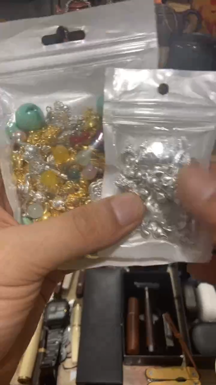 瓷片闪购商品  如图所示