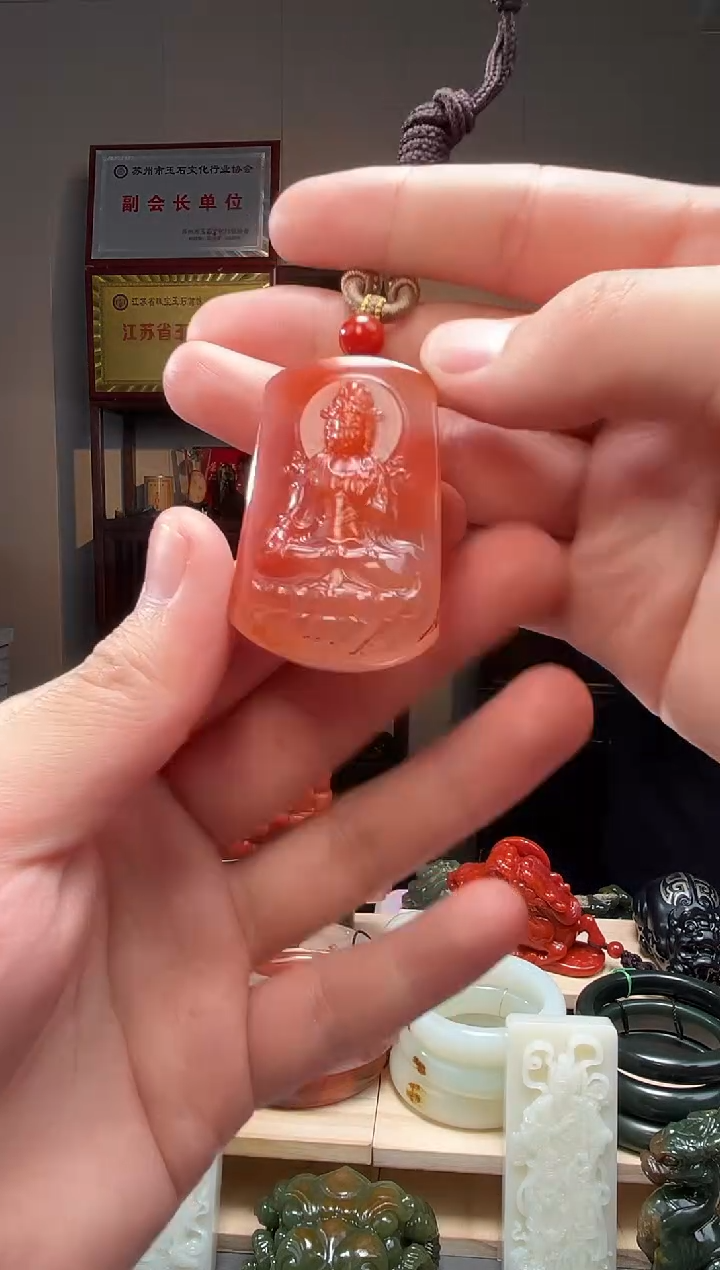 颈饰未镶嵌南红玛瑙吊坠