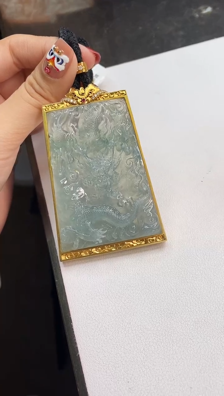 【闪购商品】翡翠颈饰18K金镶嵌龙牌