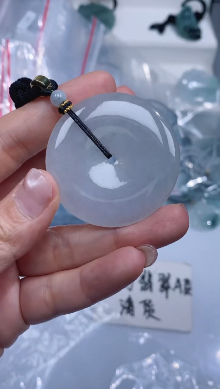 颈饰未镶嵌翡翠吊坠