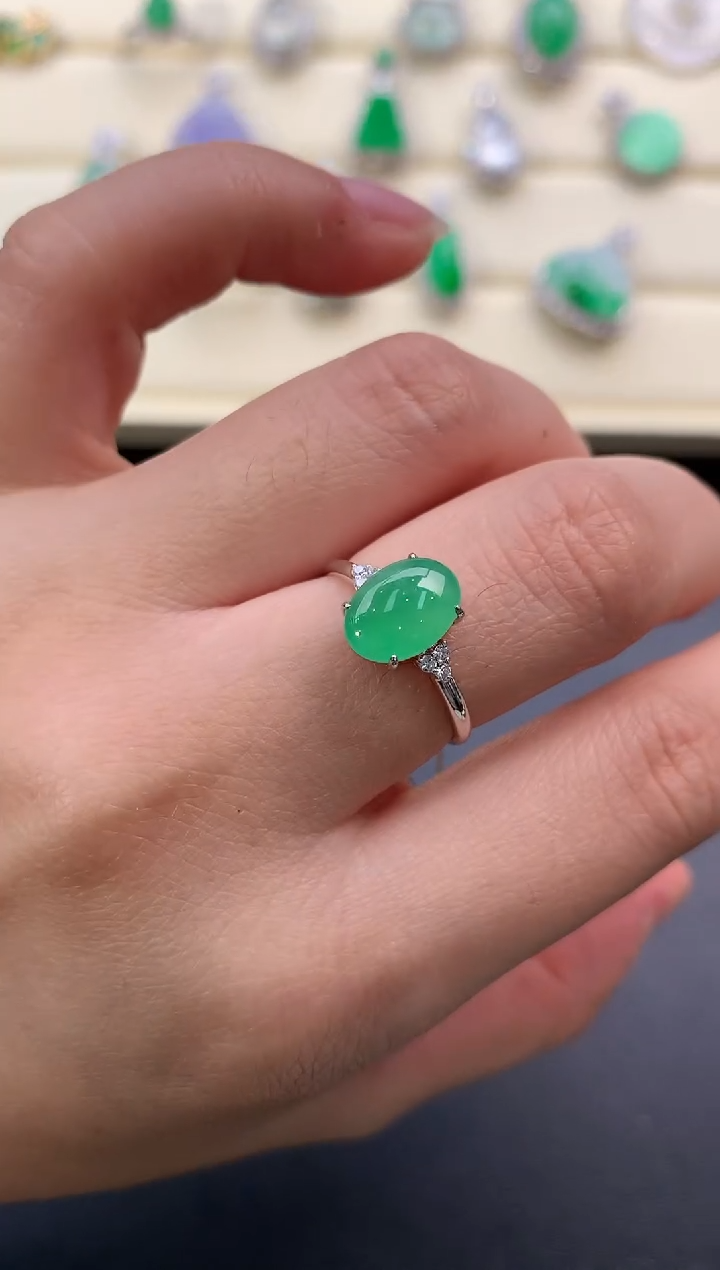 【闪购商品】翡翠颈饰18K金镶嵌D721