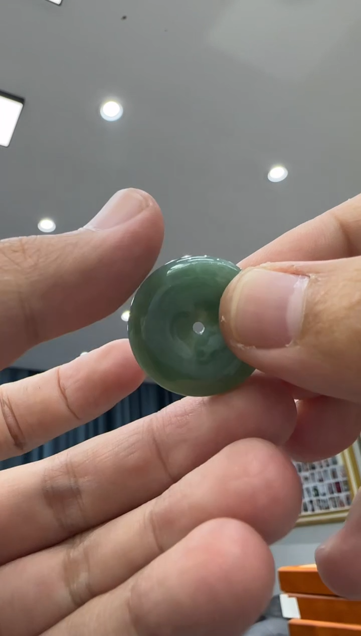 颈饰未镶嵌翡翠天然翡翠A货孤品一件