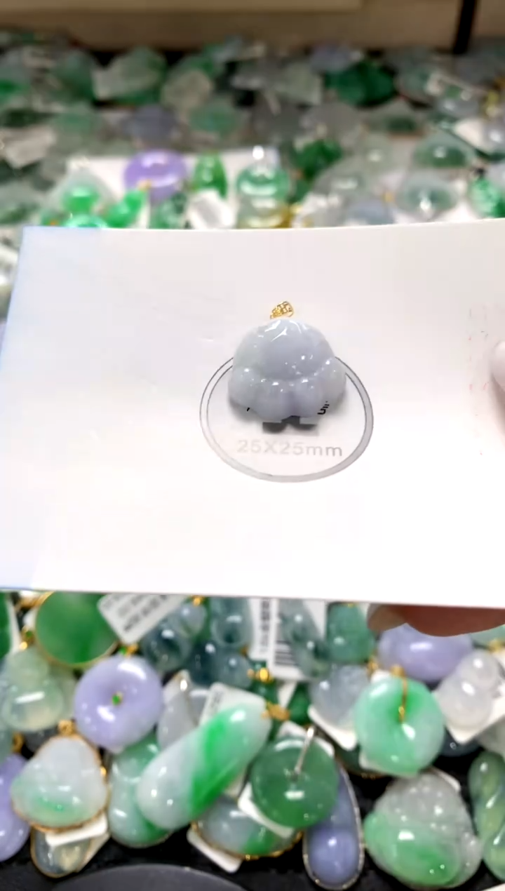 颈饰18K金镶嵌翡翠1111111111111111