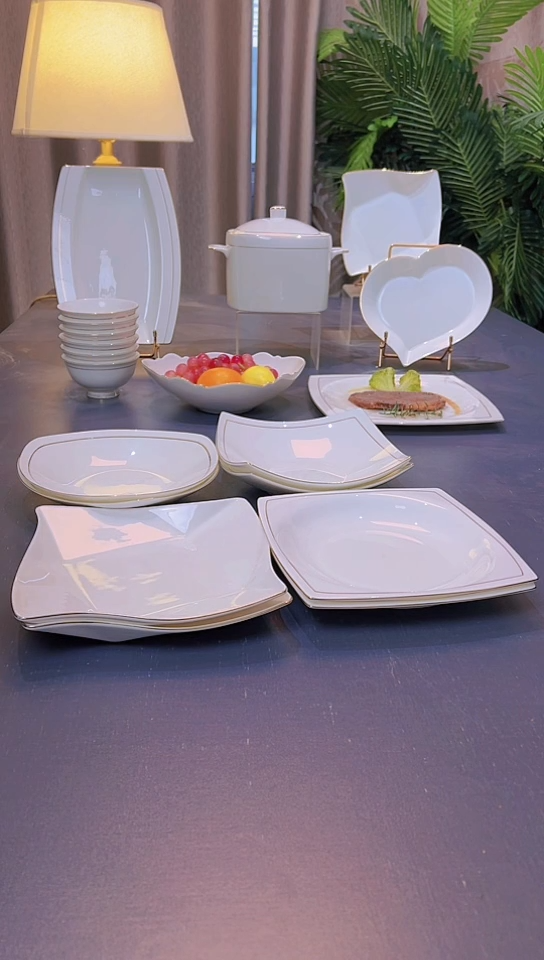 45%以上骨粉骨瓷8英寸天元贵龙三角折纸盘各2个