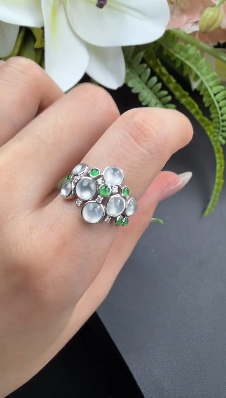 18K金镶嵌戒指翡翠戒指