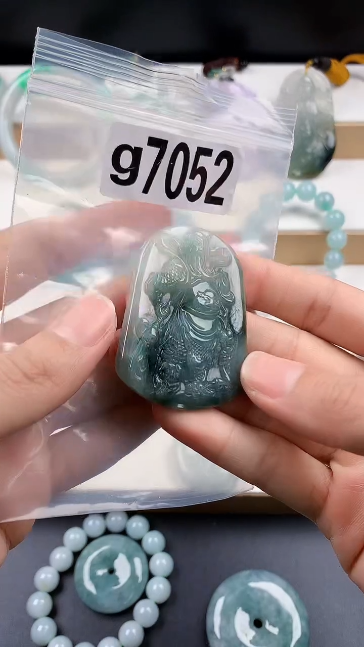 颈饰未镶嵌翡翠天然翡翠吊坠挂件