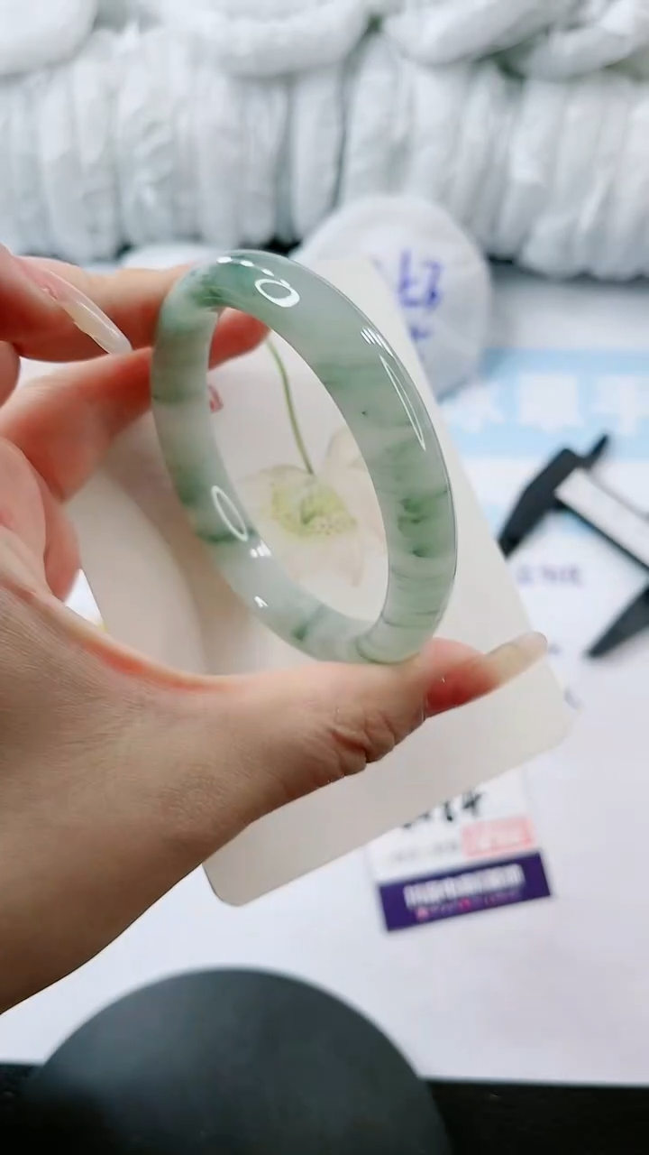 【闪购商品】石英质玉手镯未镶嵌多样性发货L484