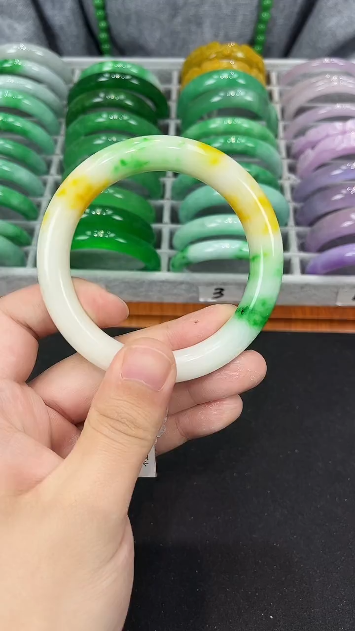 【闪购商品】砖雕s18 奶白底圆条手镯  圈口61.3