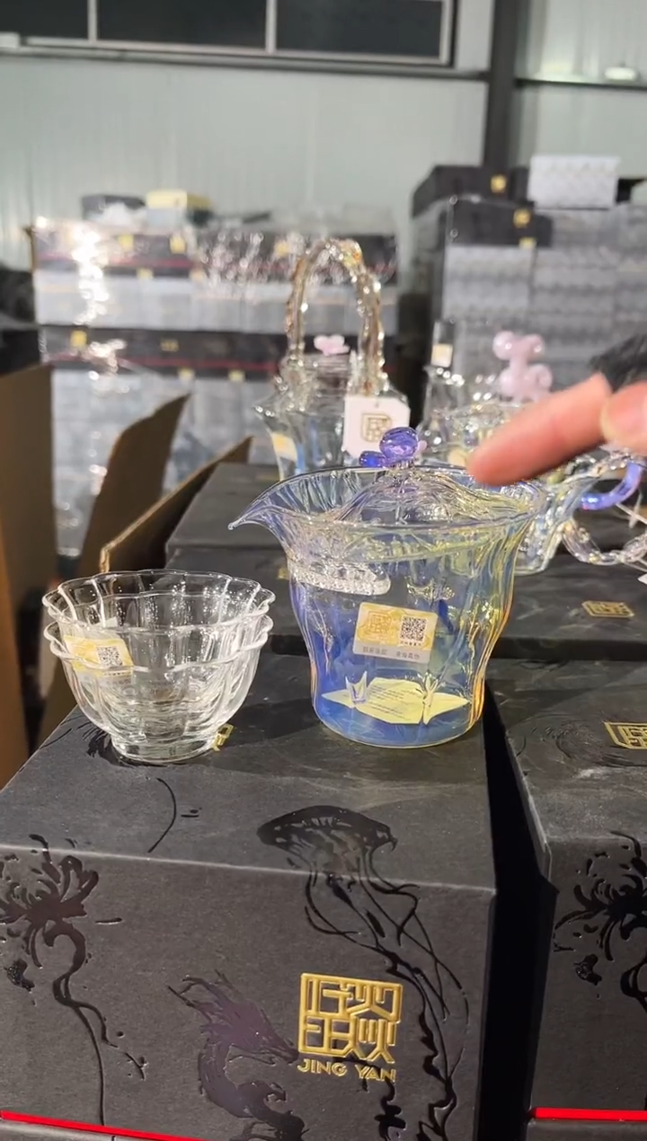 【闪购商品】荷韵盖碗加花瓣品杯两只晶焱金标