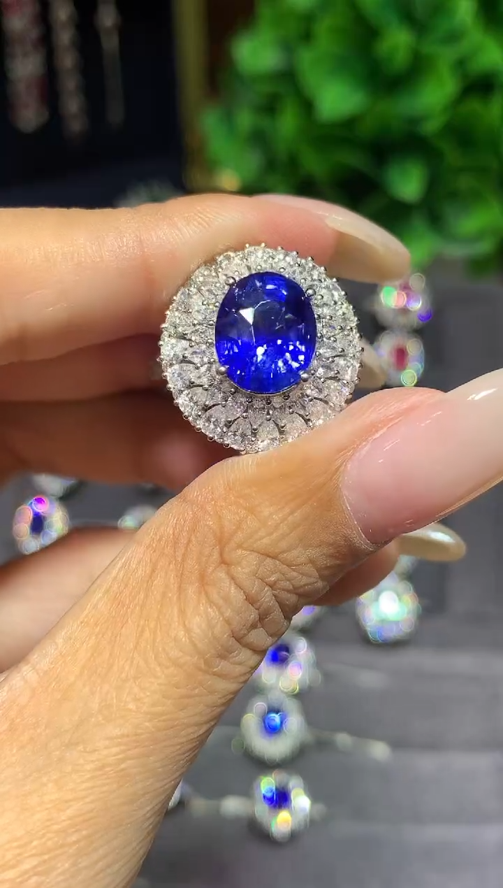 戒指蓝宝石18K金镶嵌5.04ct