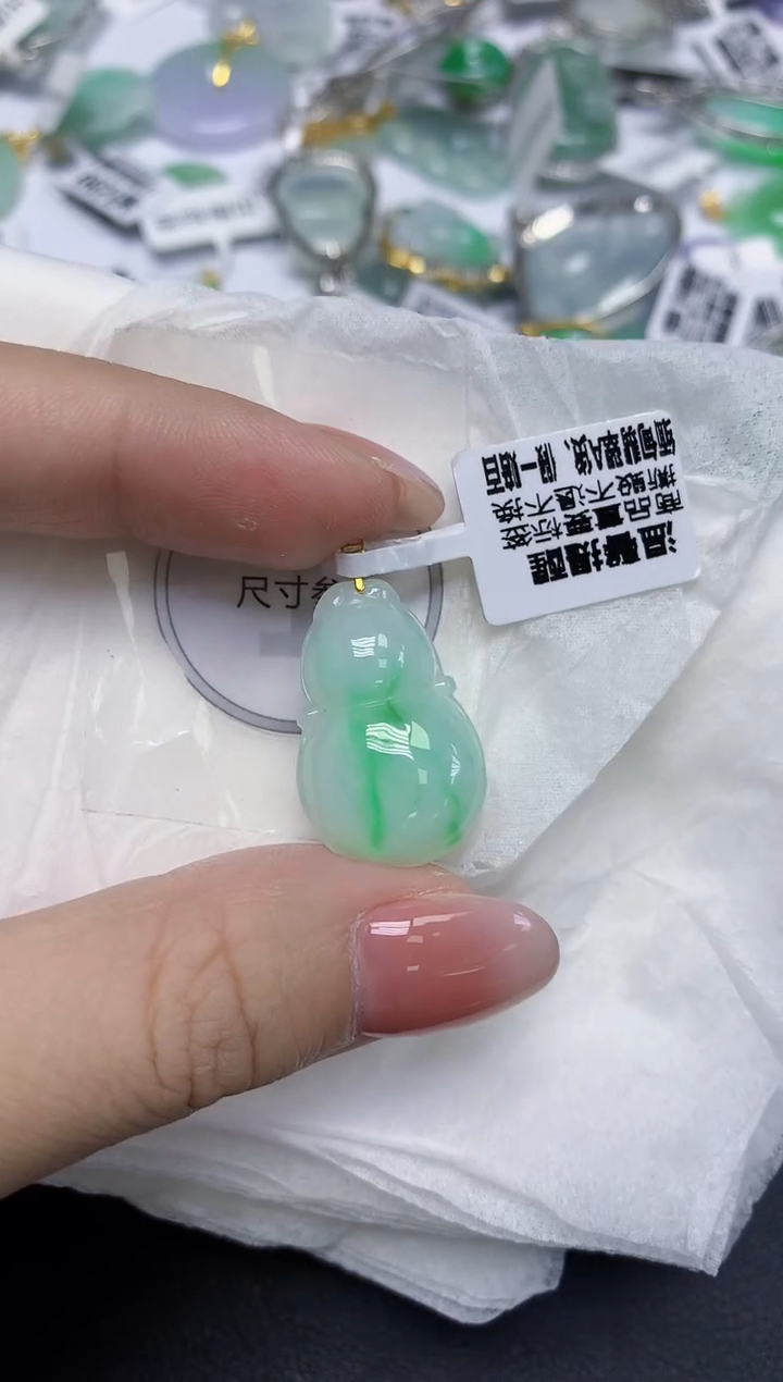 颈饰18K金镶嵌翡翠天然缅甸翡翠A货多样性发一件
