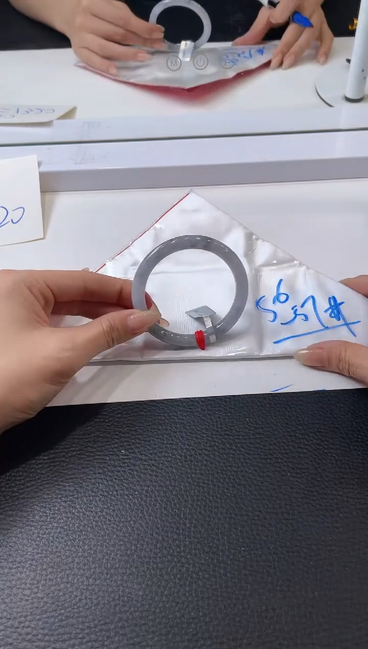 【闪购商品】翡翠手镯未镶嵌手镯