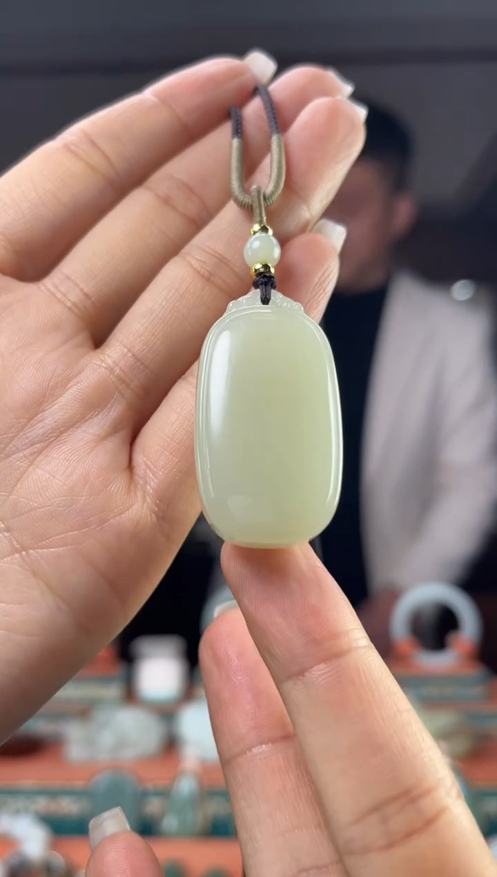 颈饰未镶嵌和田玉佩佩