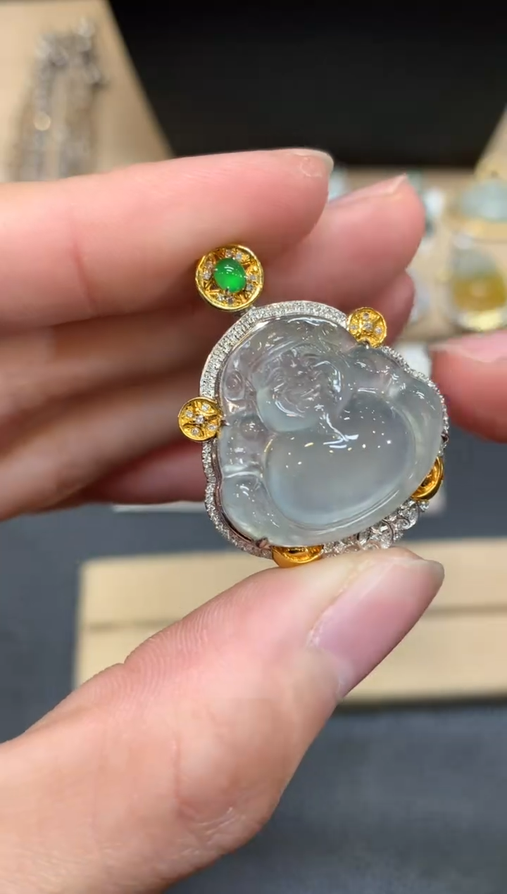 【闪购商品】翡翠颈饰18K金镶嵌财神爷【无服务费】