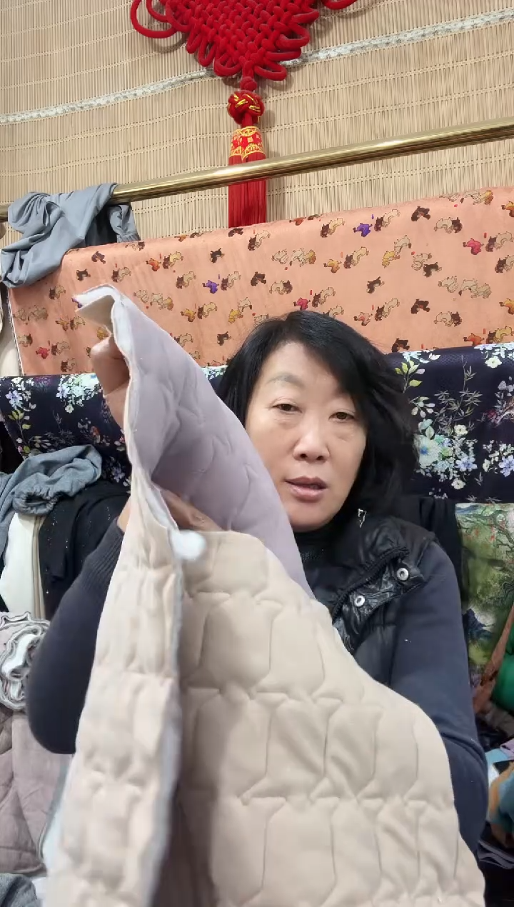 童装小孩紫色棉裤裁片一条（小孩款）