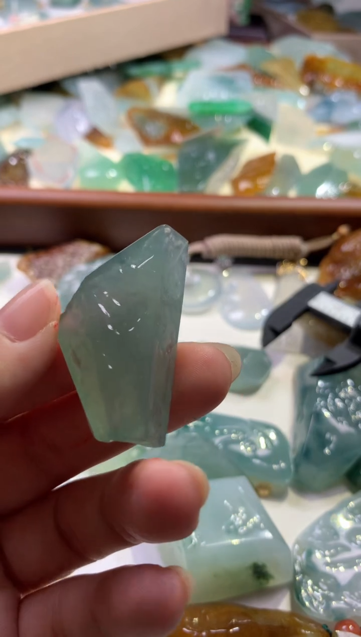 【闪购商品】翡翠颈饰未镶嵌吊坠