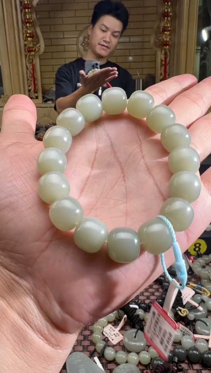 手串未镶嵌和田玉且末料青白玉老型珠手串卡13*14