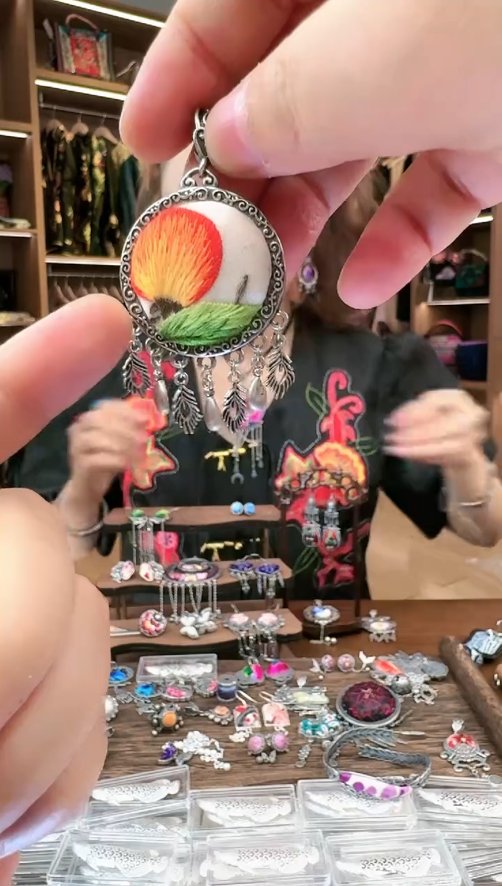 【闪购商品】织绣420黔东南苗族刺绣