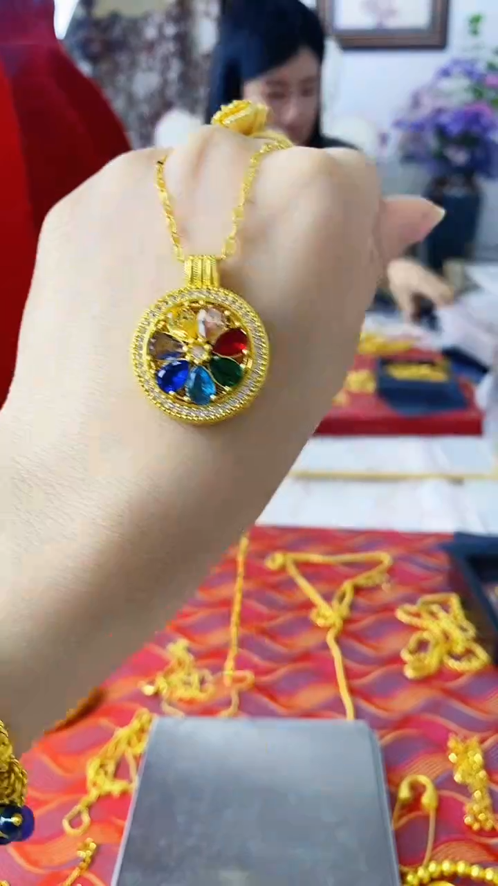 合金无015七彩旋转吊坠