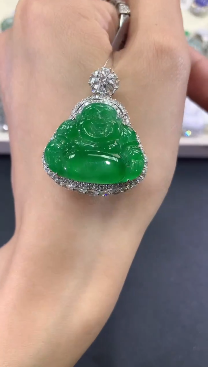 【闪购商品】翡翠吊坠(不含链)18K金镶嵌q234      