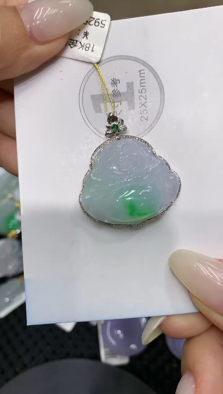 颈饰18K金镶嵌翡翠111111111111