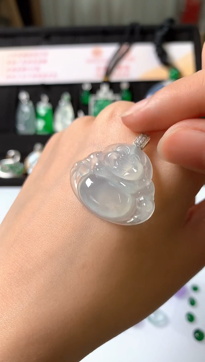 吊坠(赠链)18K金镶嵌翡翠吊坠