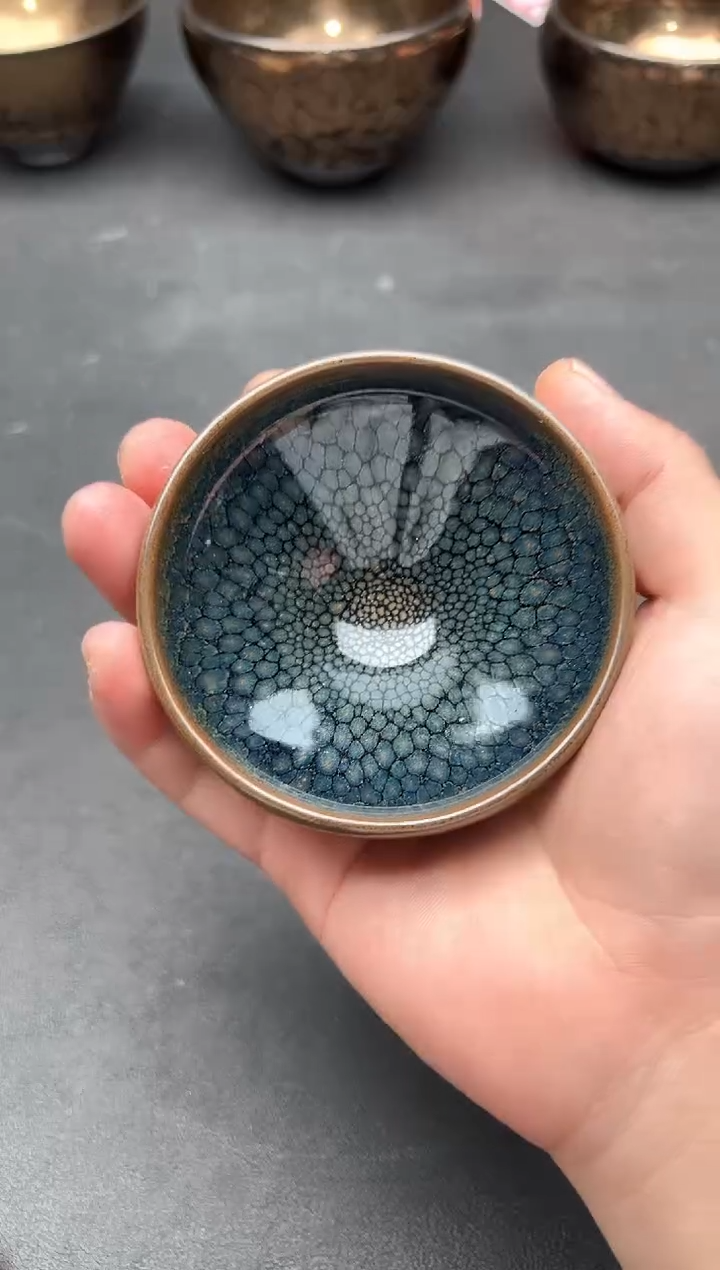 茶盏蓝鹧鸪灯盏型