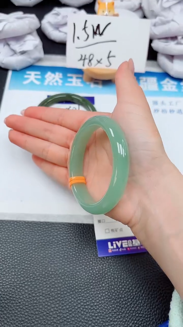 【闪购商品】石英质玉手镯未镶嵌302