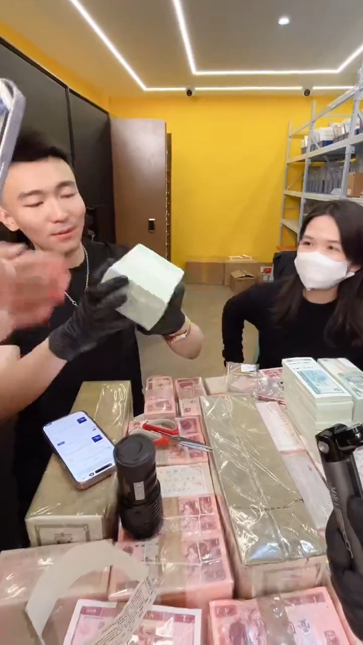 【闪购商品】带评级鉴定-W冠902整刀无347福利