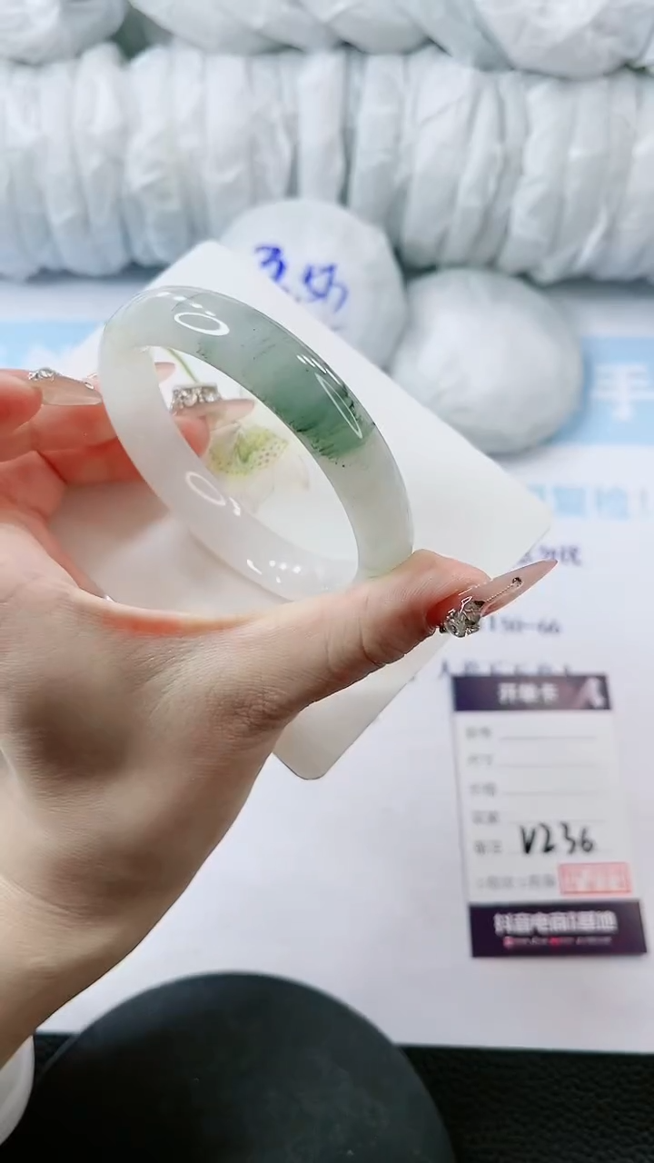 【闪购商品】石英质玉手镯未镶嵌多样性发货V236