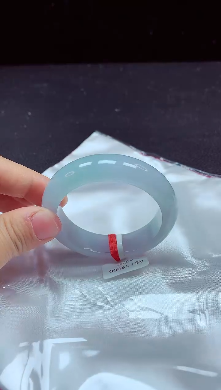 【闪购商品】翡翠手镯未镶嵌镯子51+