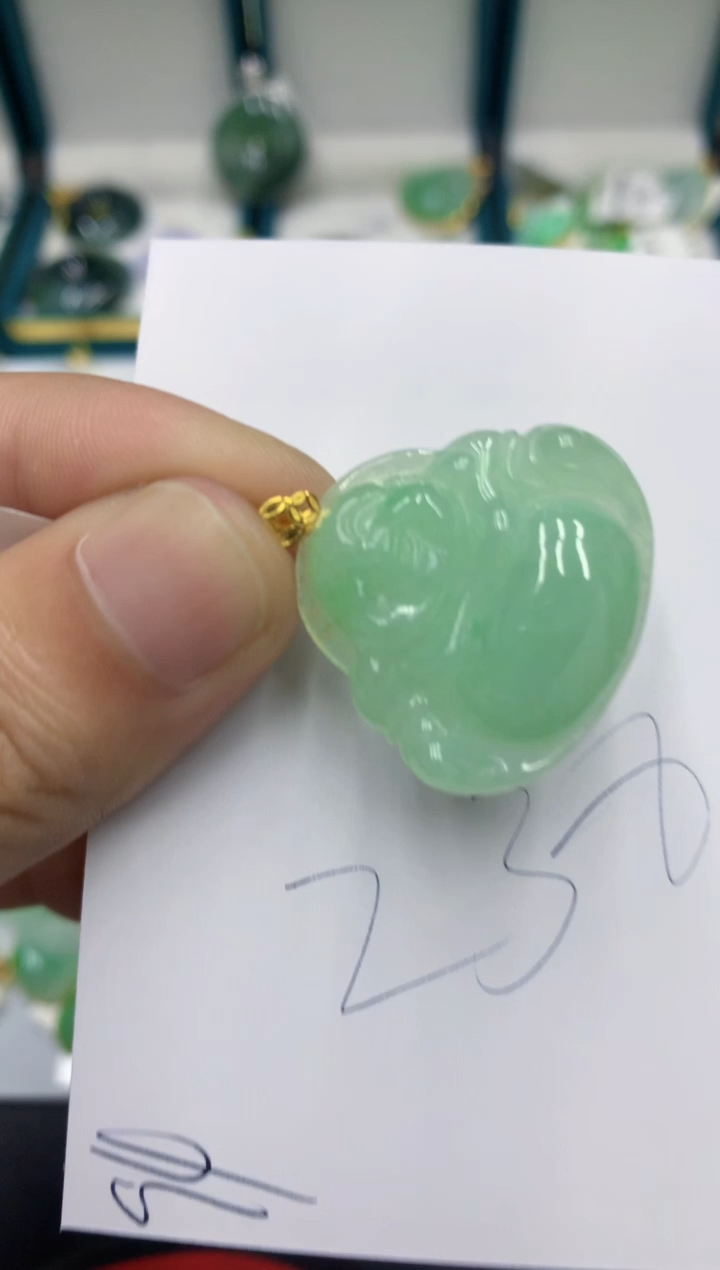 【闪购商品】翡翠颈饰18K金镶嵌翡翠