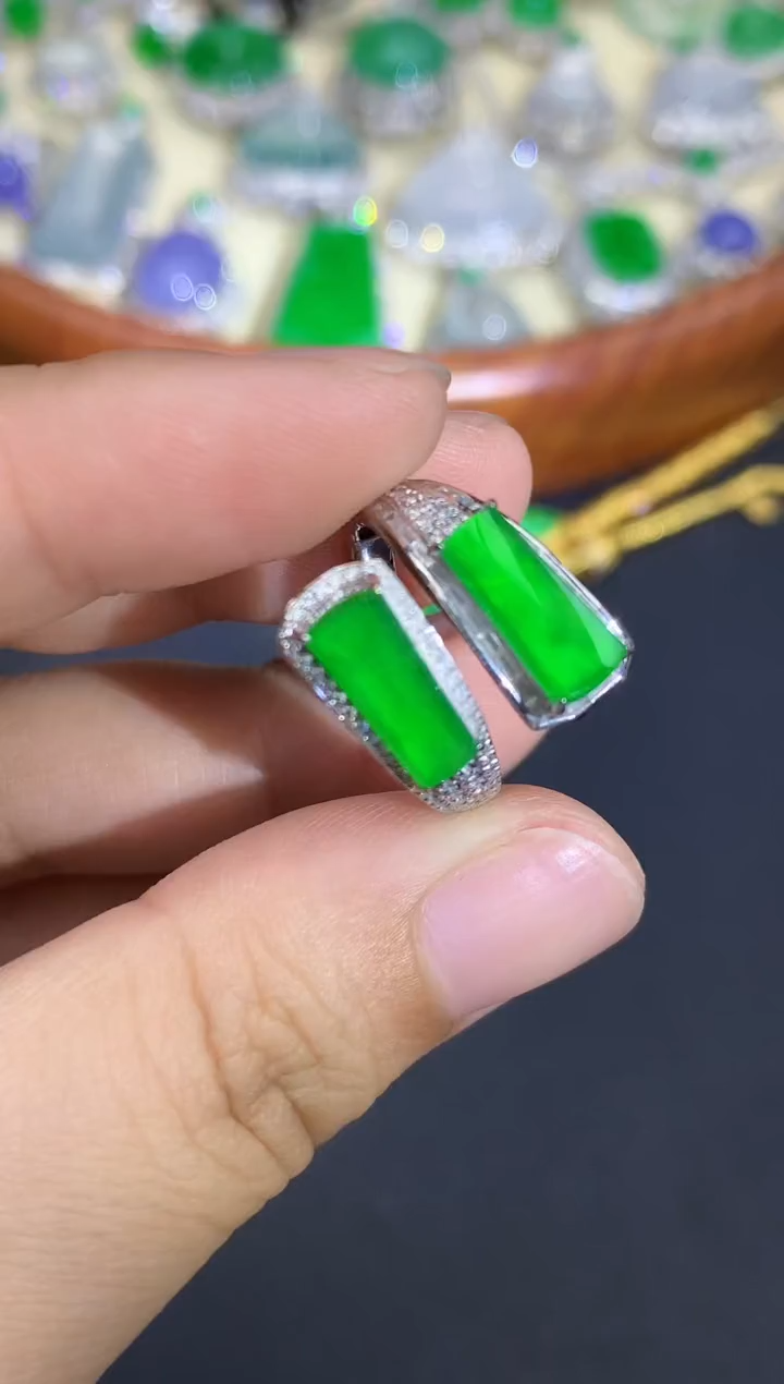 18K金镶嵌戒指翡翠341-中国好珍宝