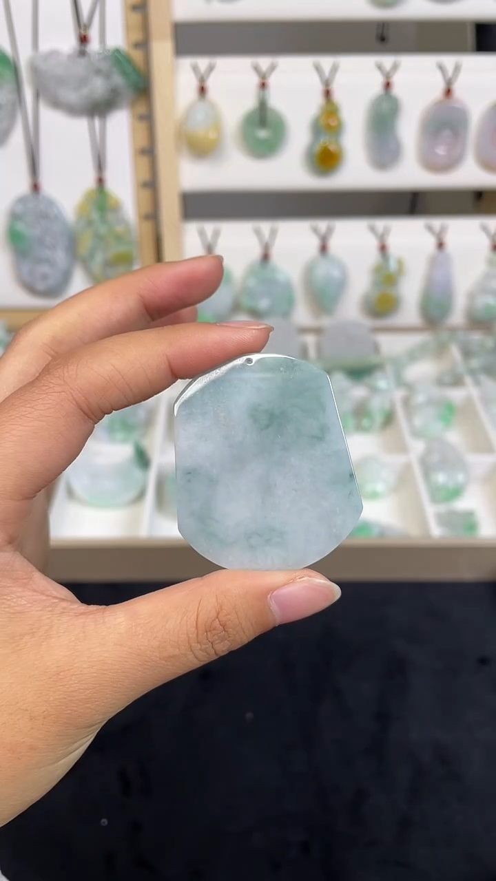 颈饰未镶嵌翡翠1