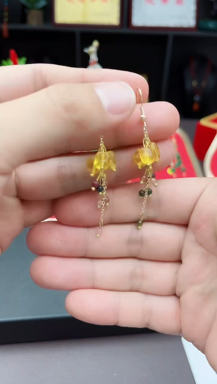 【闪购商品】琥珀耳饰银S925镶嵌蜜蜡流苏