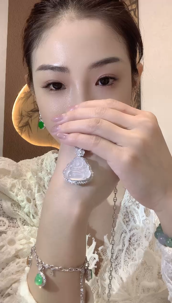 【闪购商品】翡翠吊坠(不含链)18K金镶嵌Q1翡翠