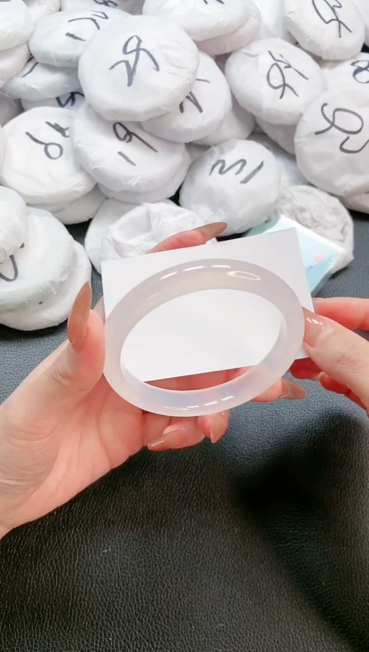 【闪购商品】石英质玉手镯未镶嵌 16L266-60