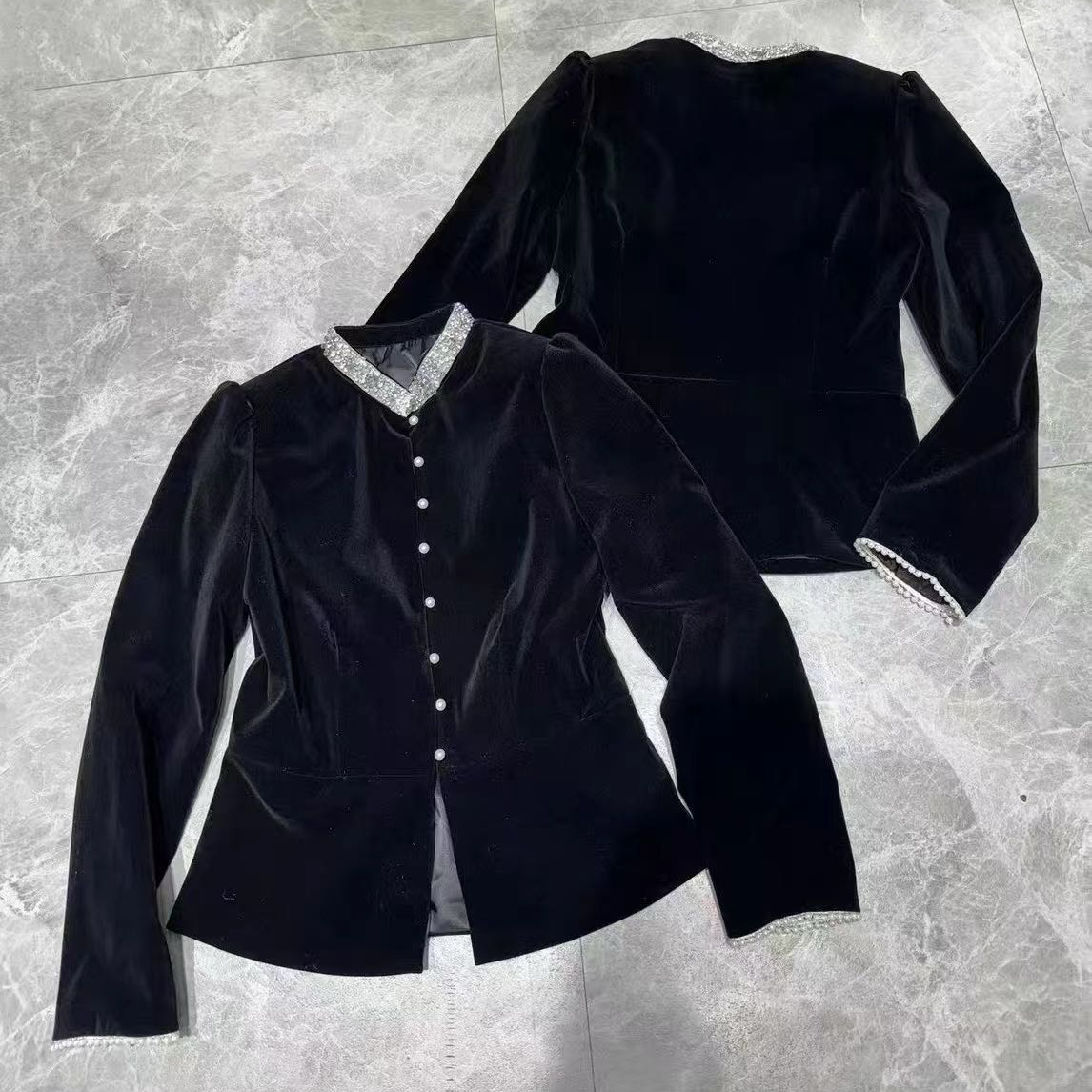 NICE圈圈、重工领口金丝绒收腰款气质上衣A68145