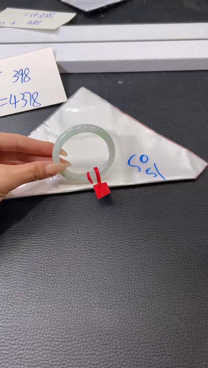 【闪购商品】翡翠手镯（贵妃镯）未镶嵌手镯