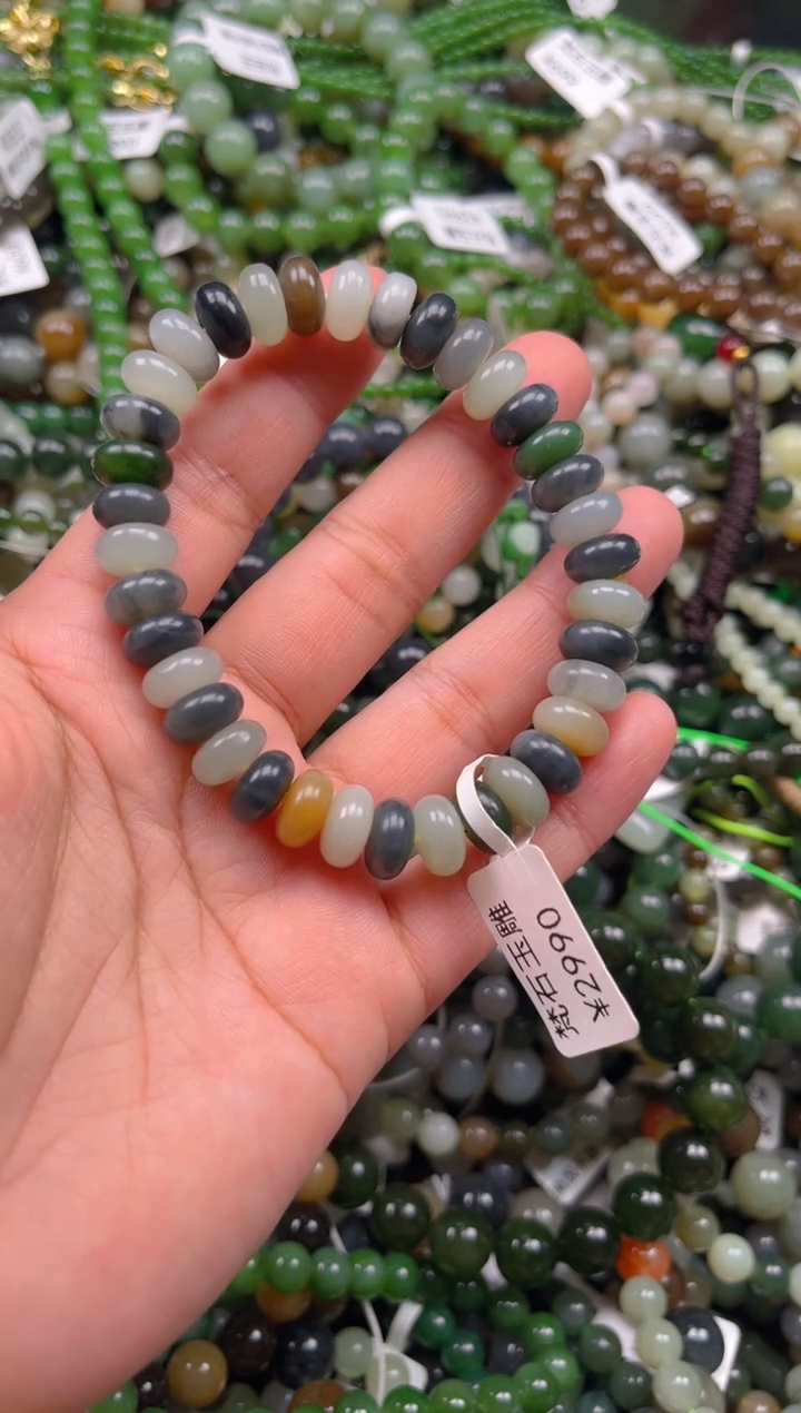 和田玉未镶嵌颈饰1