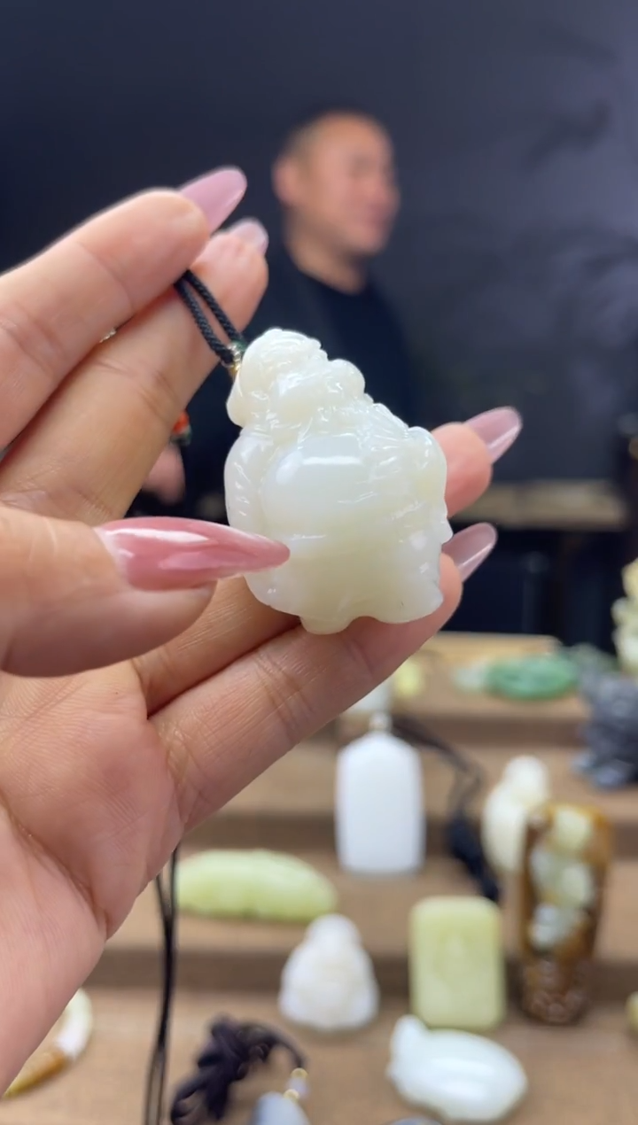 颈饰未镶嵌和田玉1