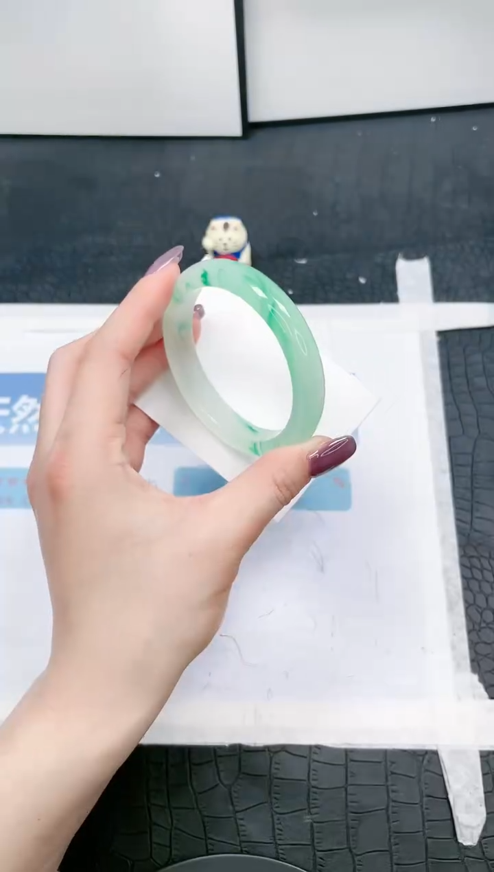 【闪购商品】石英质玉手镯未镶嵌254-56