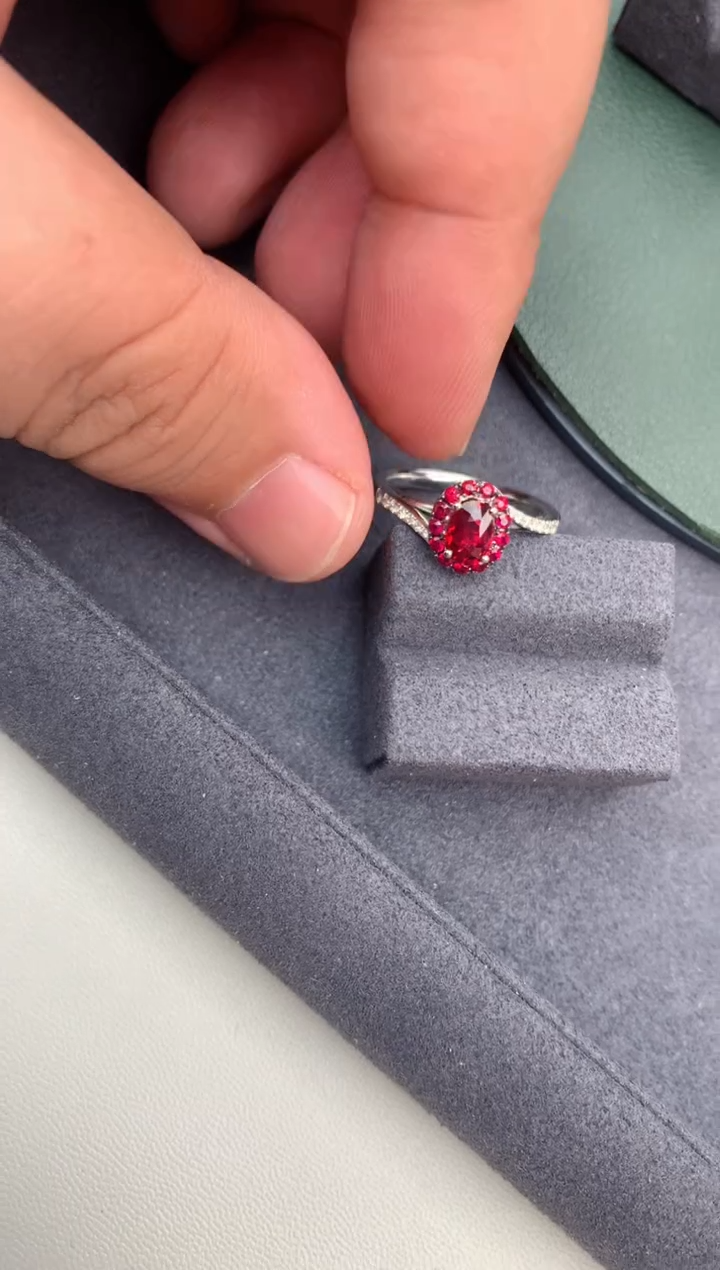 【闪购商品】红宝石戒指18K金镶嵌95分红宝石戒指