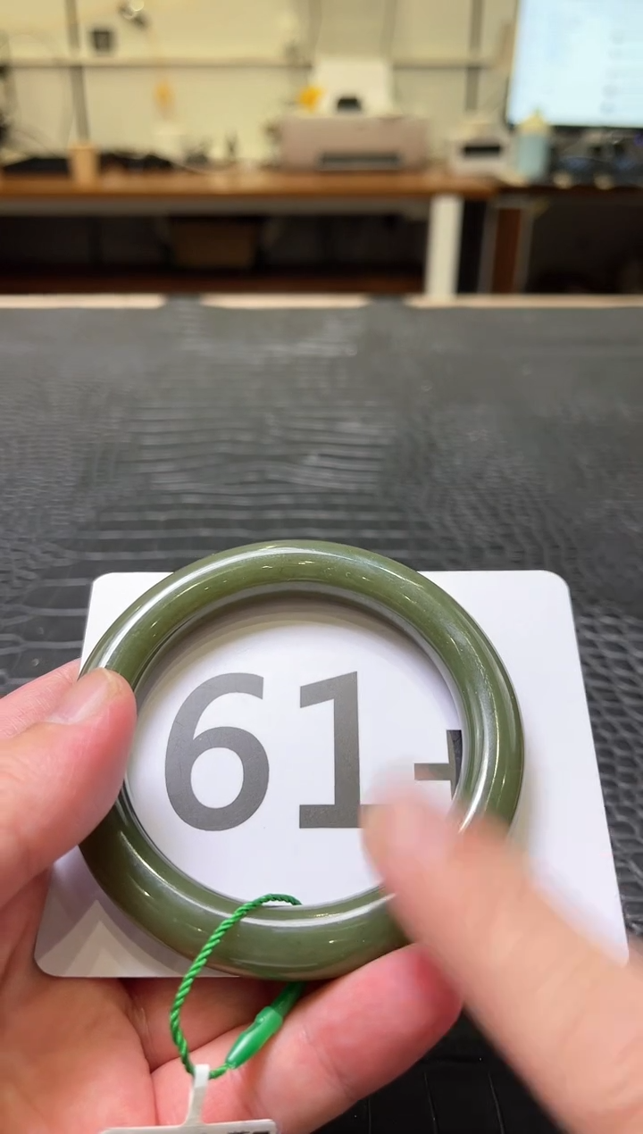 【闪购商品】和田玉碧玉手镯未镶嵌一个