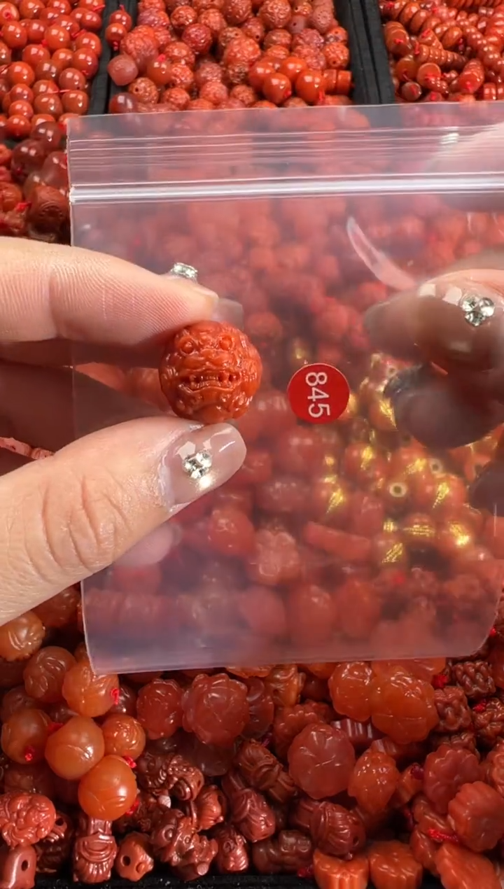 【闪购商品】南红玛瑙未镶嵌颈饰1