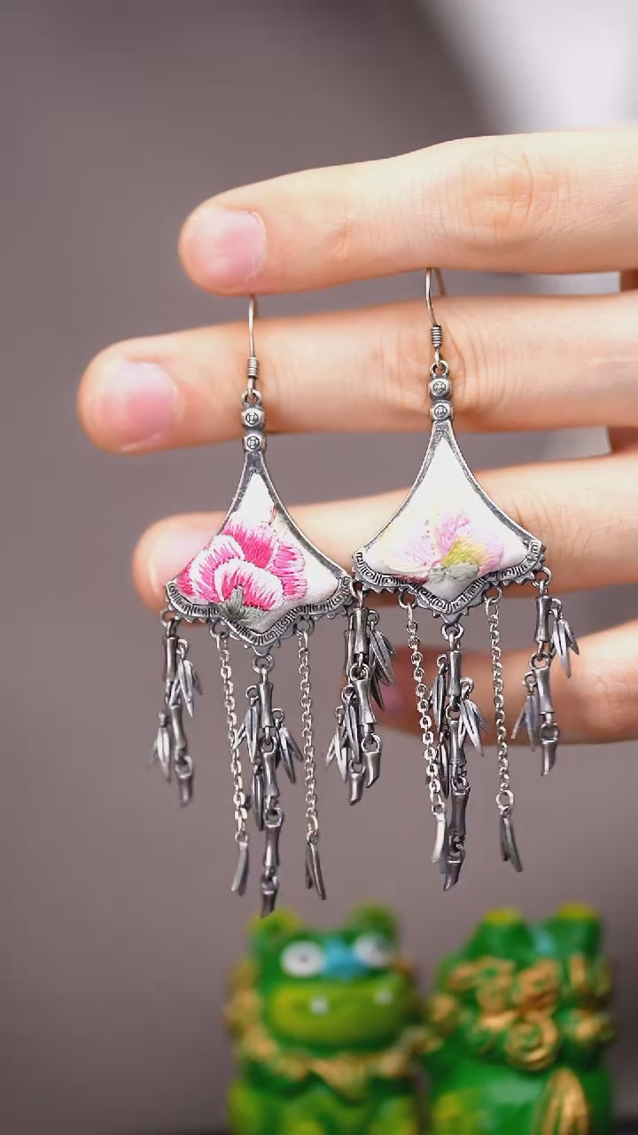 【闪购商品】刺绣黔东南苗族刺绣A240